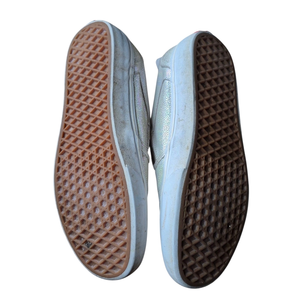11 Vans Silver Flats Sleek and Comfortable - Picture 6 of 7
